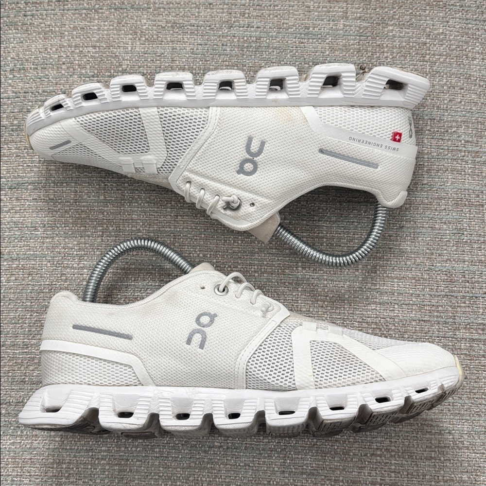 On Cloud 5 Running Shoes Sneakers in White Women’s Size 7 - Picture 6 of 8